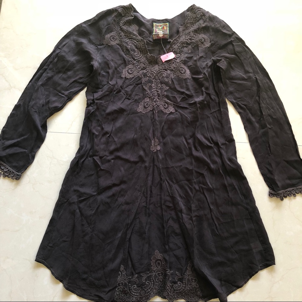 Johnny Was embroidered top M